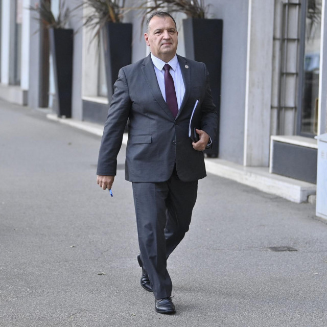 Ministar Vili Beroš naglašava da na prvo mjesto želi staviti pacijenta