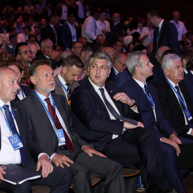 Andrej Plenković i vrh stranke na 19. Općem saboru HDZ-a