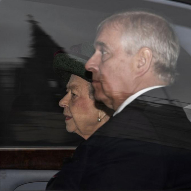 Princ Andrew i kraljica Elizabeta II.