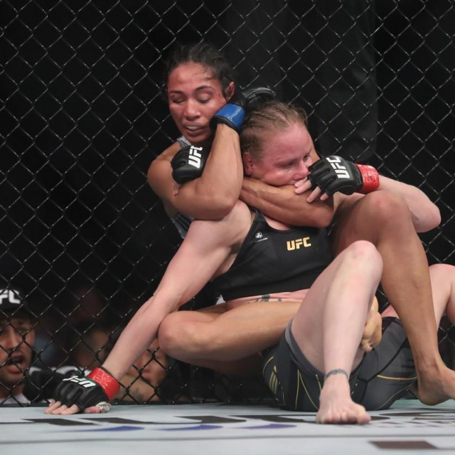 Taila Santos vs. Valentina Shevchenko