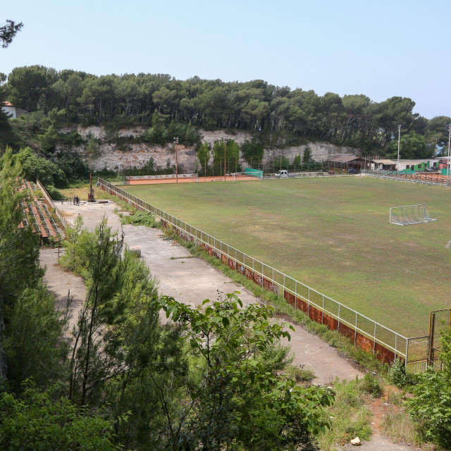 Na mjestu gdje bi se trebao graditi hotel Valkane, počelo je ispitivanje tla