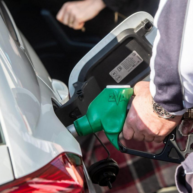 Benzinska postaja, ilustracija