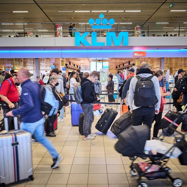 Ilustracija, gužva na aerodromu