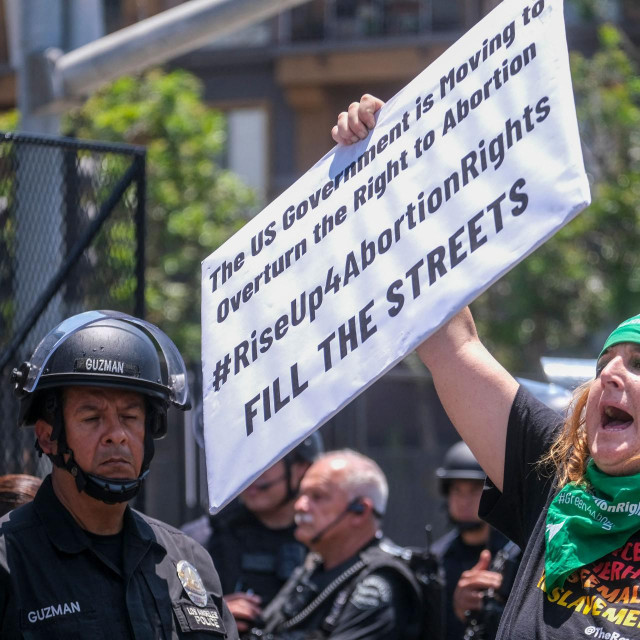 Prosvjednica koja se zalaže za pravo pobačaja