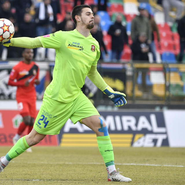 Dominik Kotarski je i službeno igrač Gorice