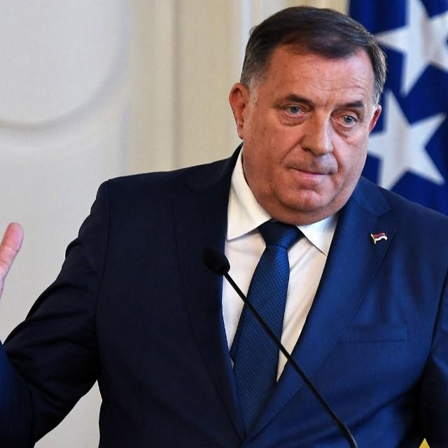 Milorad Dodik

 