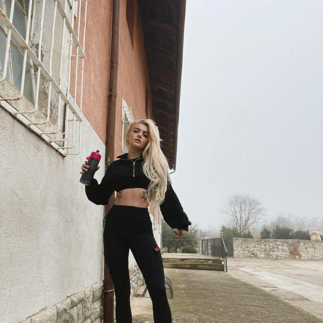 Ella Dvornik