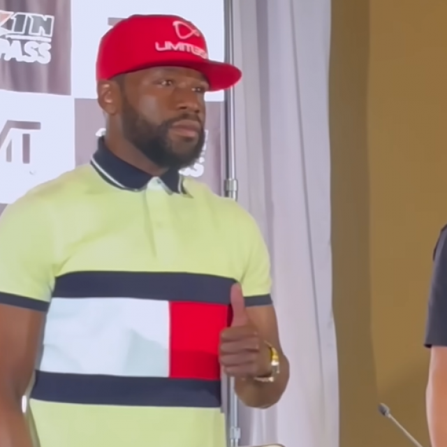 Floyd Mayweather i Mikuru Asakura
