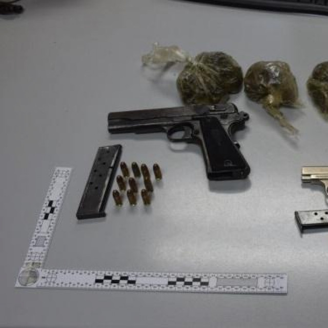droga i oružje pronađeni u Novom Zagrebu