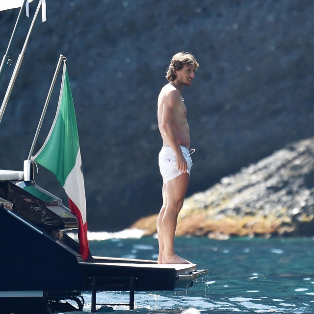 Luka Modrić na jahti na talijanskoj obali