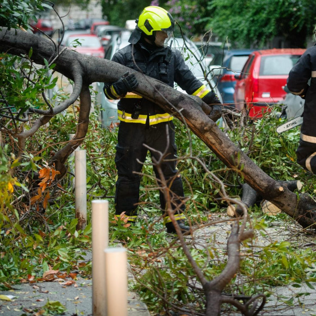 Intervencija vatrogasaca zbog nevremena/Arhivska fotografija