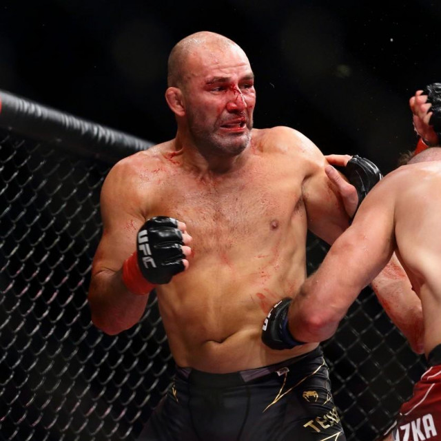 Glover Teixeira vs. Jiri Prochazka