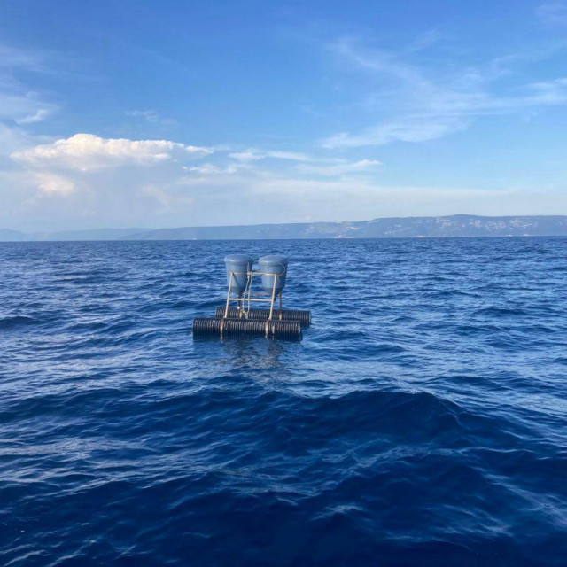 Plutajući objekt u sjevernom Jadranu