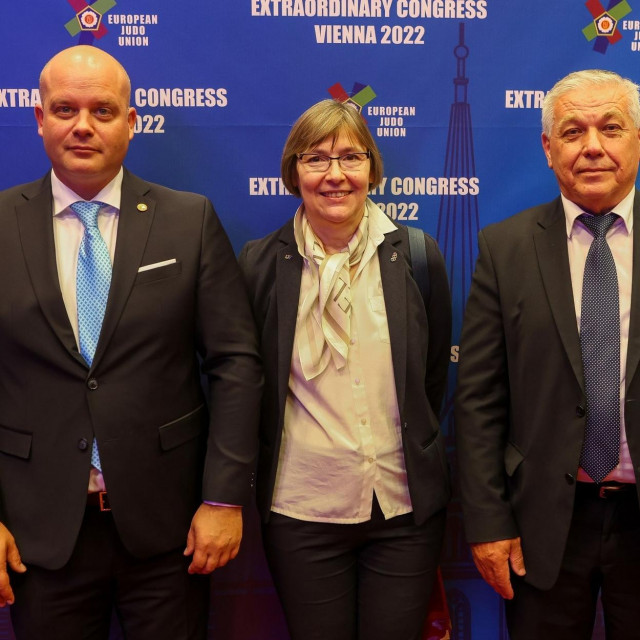 Hrvoje Lindi, glavni tajnik HJS-a i potpredsjednik EJU-a, dr.sc. Sanda Čorak, predsjednica HJS-a i direktorica za edukaciju IJF-a, Tomislav Čuljak, počasni predsjednik HJS-a