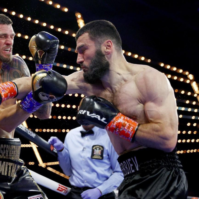 Artur Beterbiev vs. Joe Smith Jr.