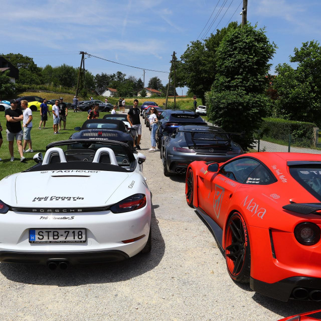 Festival luksuznih automobila Pink Wing