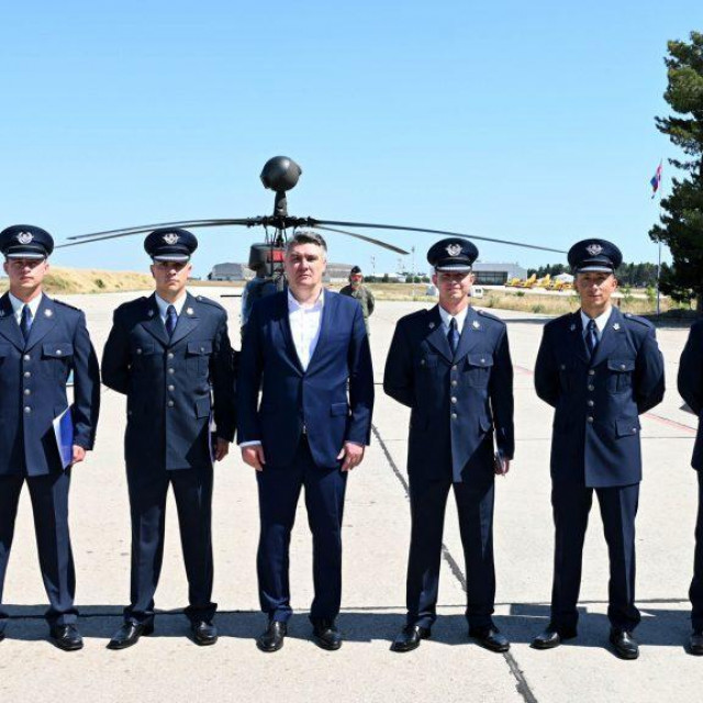 Zoran Milanović s kadetima 26. naraštaja u Zemuniku