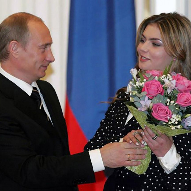 Vladimir Putin i Alina Kabajeva/Arhivska fotografija