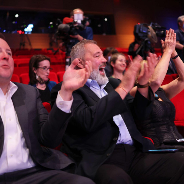 Muratov je rekao da osvajanje Nobelove nagrade ”daje priliku da vas se čuje”