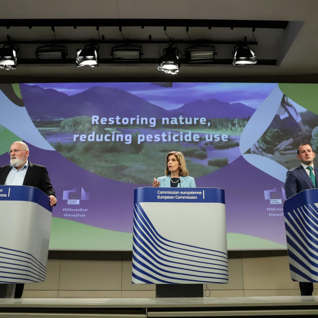 Frans Timmermans, Stella Kyriakides i Virginijus Sinkevicius na konferenciji za medije