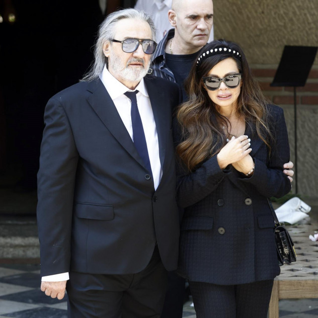 Miša Grof i Nikolina Ristović na sahrani Vidoja Ristovića u Beogradu