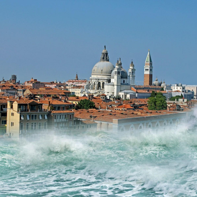 Simulacija udara tsunamija na Veneciju