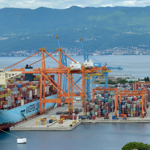 Kontejnerski terminal Brajdica





 