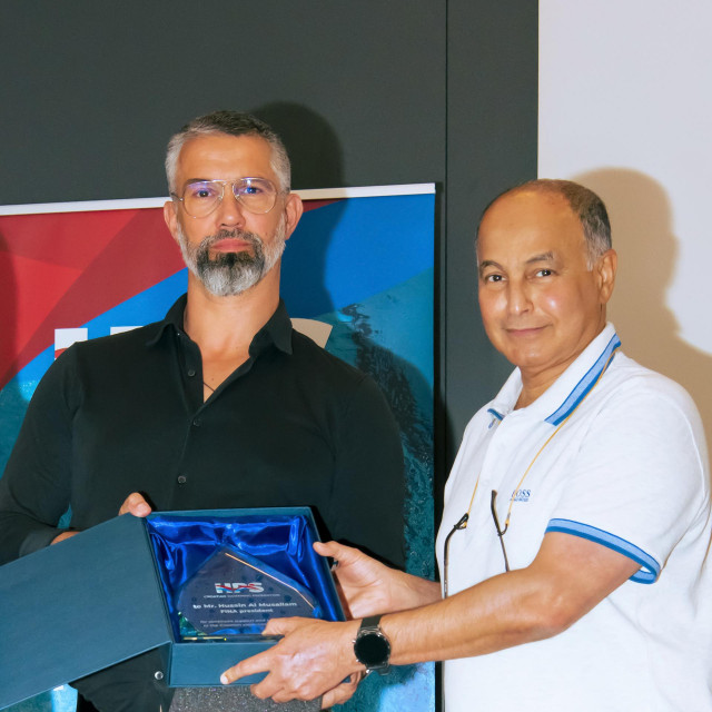 Predsjednik Hrvatskog plivačkog saveza Vladislav Veselica i Al-Musallam, direktor Olimpijskog vijeća Azije