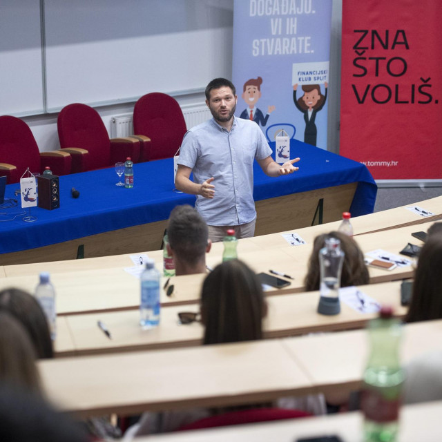 Dr.sc Josip Visković održao je predavanje ”Euro u Hrvatskoj”