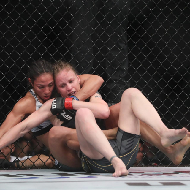 Valentina Shevchenko vs Taila Santos