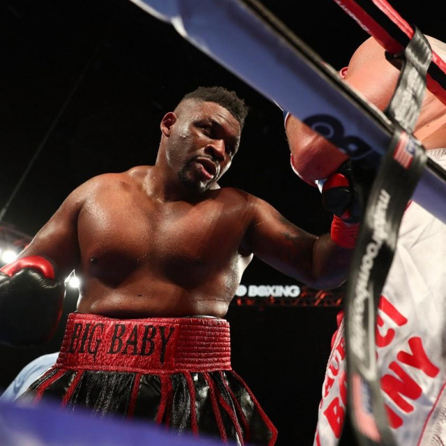 UNIONDALE, NY - NOVEMBER 11: Jarrell Miller punches Mariusz Wach during their Heavyweight bout at Nassau Veterans Memorial Coliseum on November 11, 2017 in Uniondale, New York. Al Bello,Image: 355158833, License: Rights-managed, Restrictions:, Model Release: no, Credit line: AL BELLO/Getty images/Profimedia