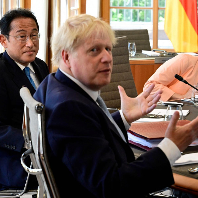Fumio Kishida, Boris Johnson, Ursula von der Leyen
