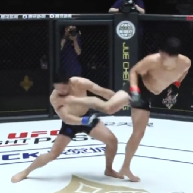 Nokaut spinning back kick