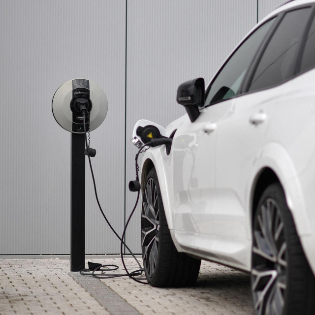 Električni auto; ilustracija