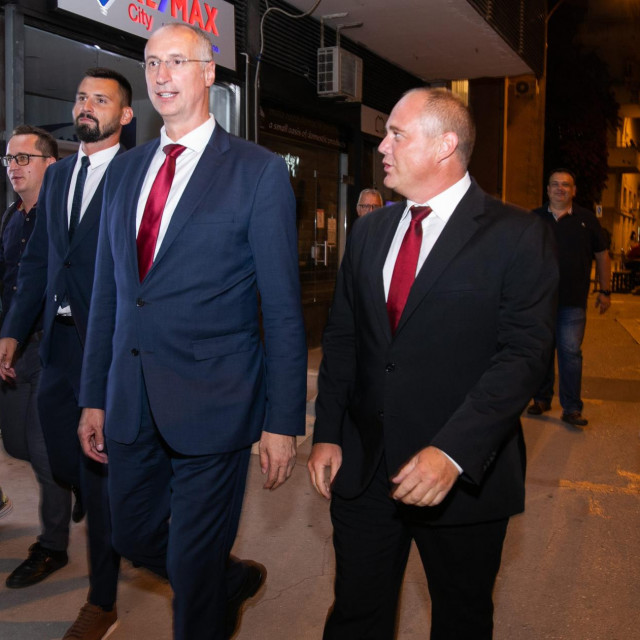 Bojan Ivošević, Ivica Puljak, Antonio Kuzmanić

 