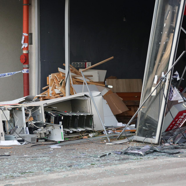 Raznesen banomat u Sesvetama