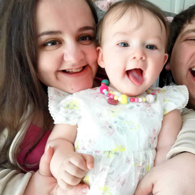 Arbnora, Naia i Naim Elezi