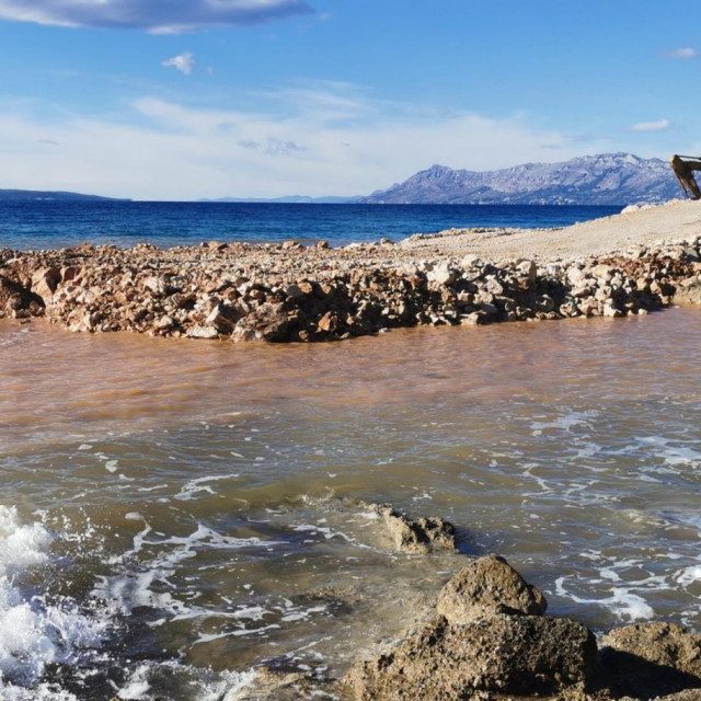 Svugdje u svijetu morska obala najatraktivnije je područje za život i turizam, a kod nas? Ilustracija iz Makarske