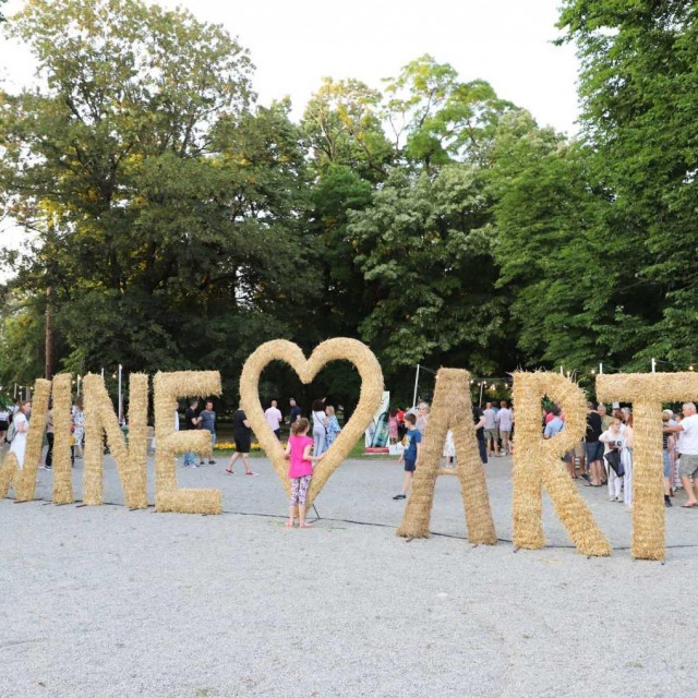 Večer vina i umjetnosti, Osijek