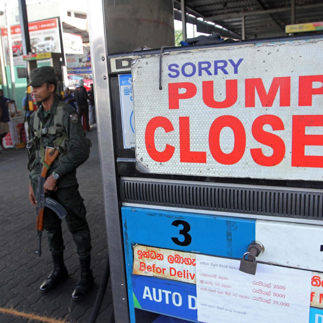 Zatvorena benzinska postaja