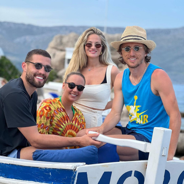 Luka Modrić na odmoru s obitelji i Kovačićima