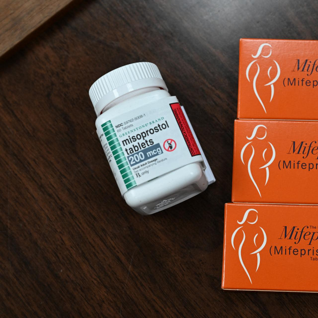 'Ovo bi trebao biti jednostavan, manje kompliciran način pobačaja, ali sada se umjesto toga kupuje krijumčarena roba. Kupujete tablete od dilera, ne znate što kupujete, cijeli proces je zastrašujući'