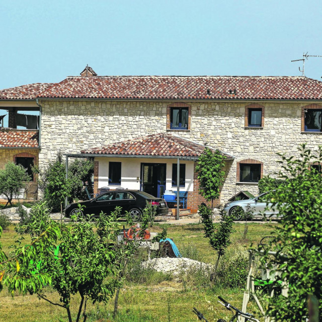 policija je pretražila kuću Damira Janka, bivšeg pročelnika Vodnjana