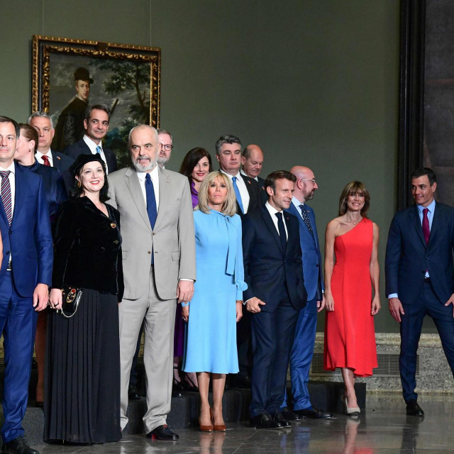 sudionici večere nakon samita NATO-a u Madridu 