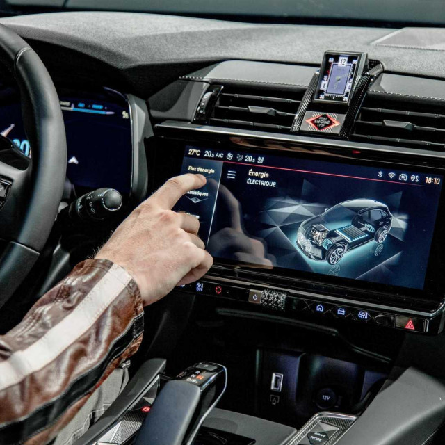 2022. DS 7