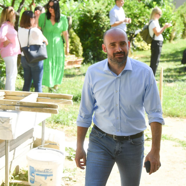 Ministar Ivan Paladina obišao lokaciju na području Zagreba na kojoj se provode radovi obnove nakon potresa