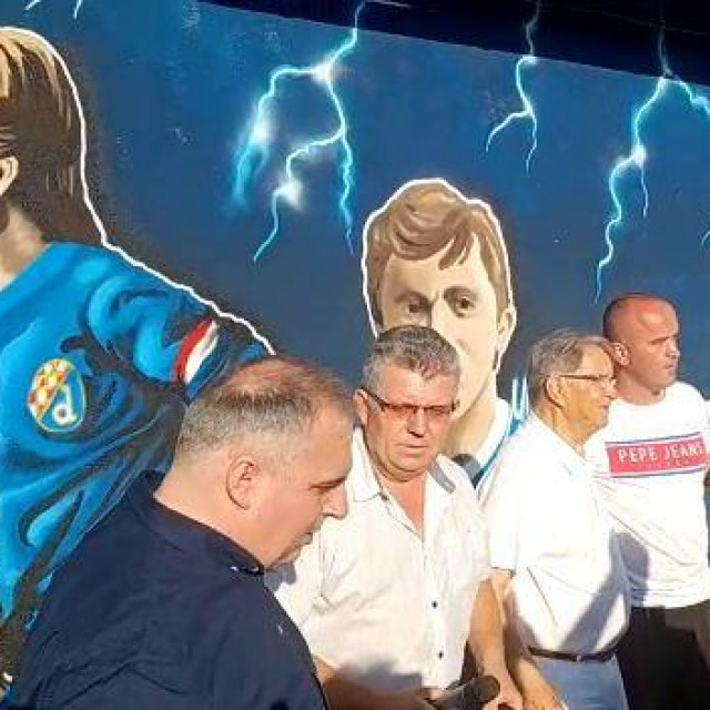 Otkriven mural