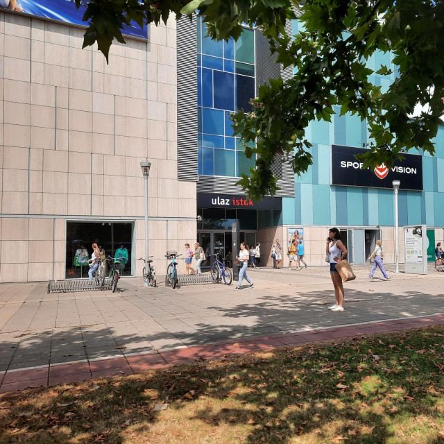 Avenue Mall