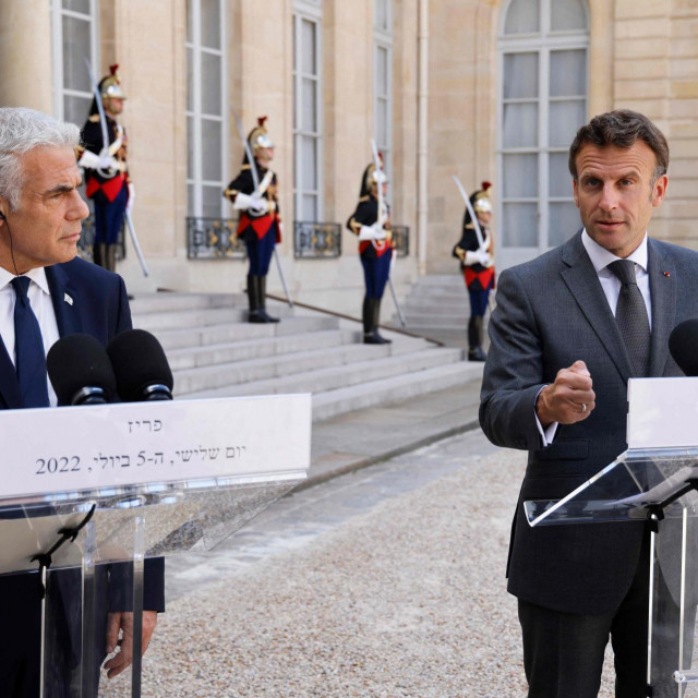 Emmanuel Macron i Yair Lapid