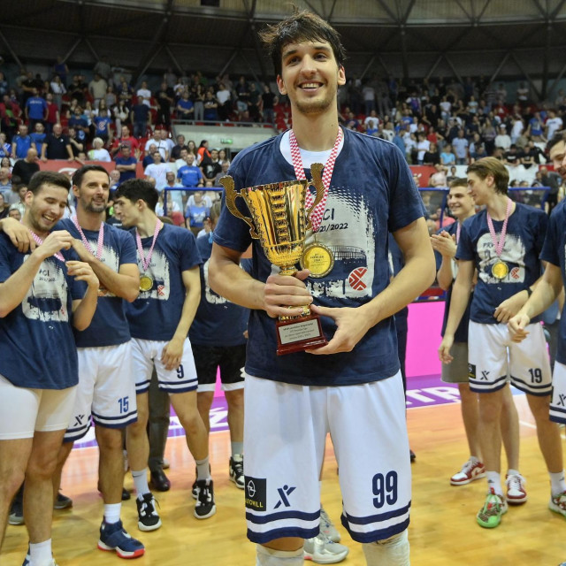 Toni Nakić